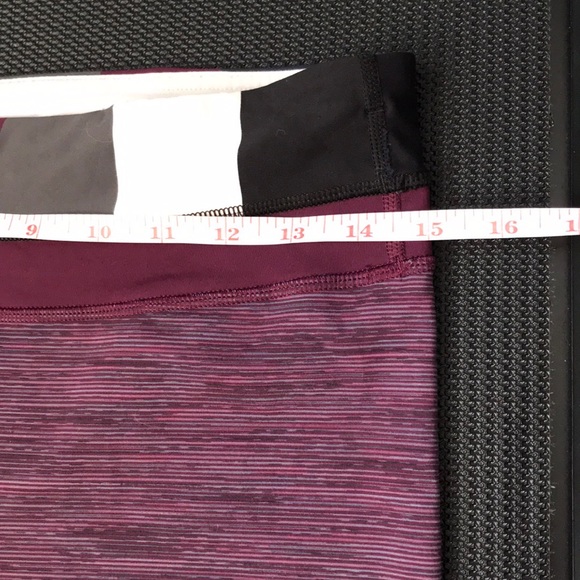 ⭐️2 for 35⭐️ Lululemon crop capris - Picture 4 of 11